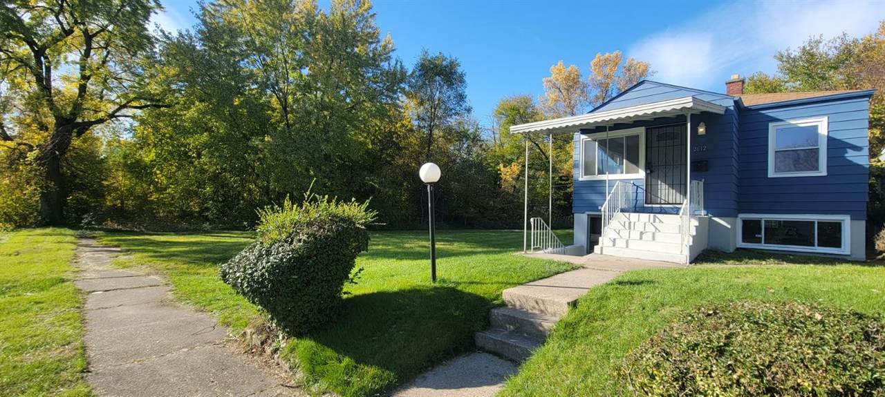 2612 Lincoln Street - Photo 1