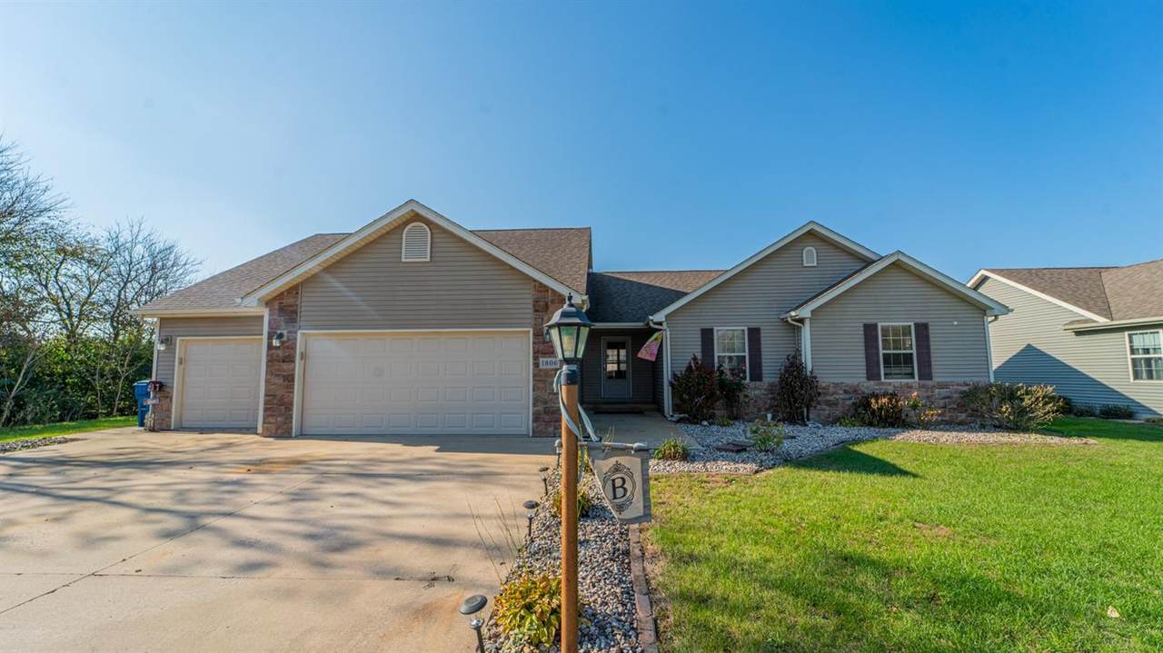 1806 Forsythia Street - Photo 1