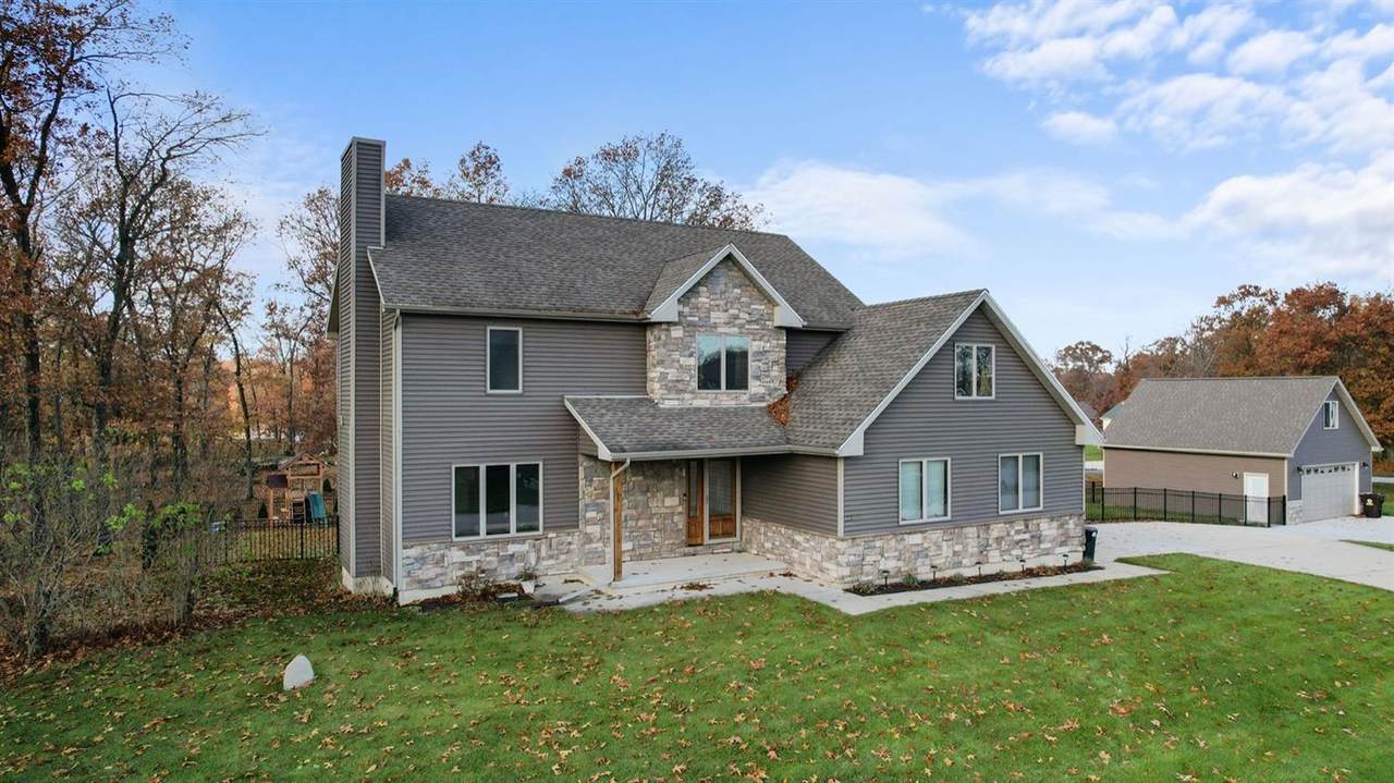 10412 Rolling Hills Drive - Photo 1