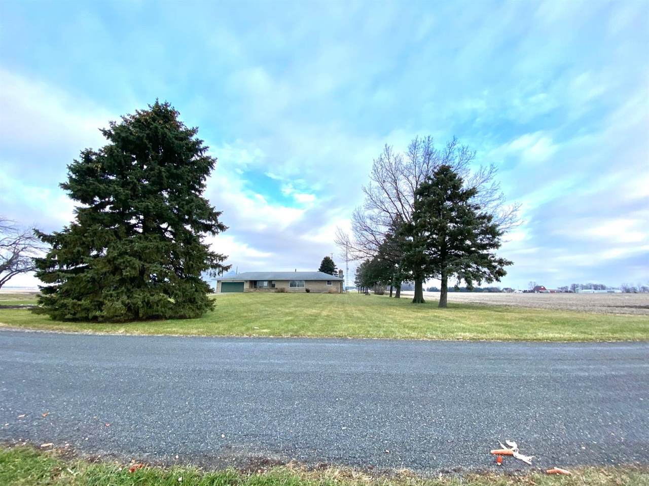 439 700 - Photo 1