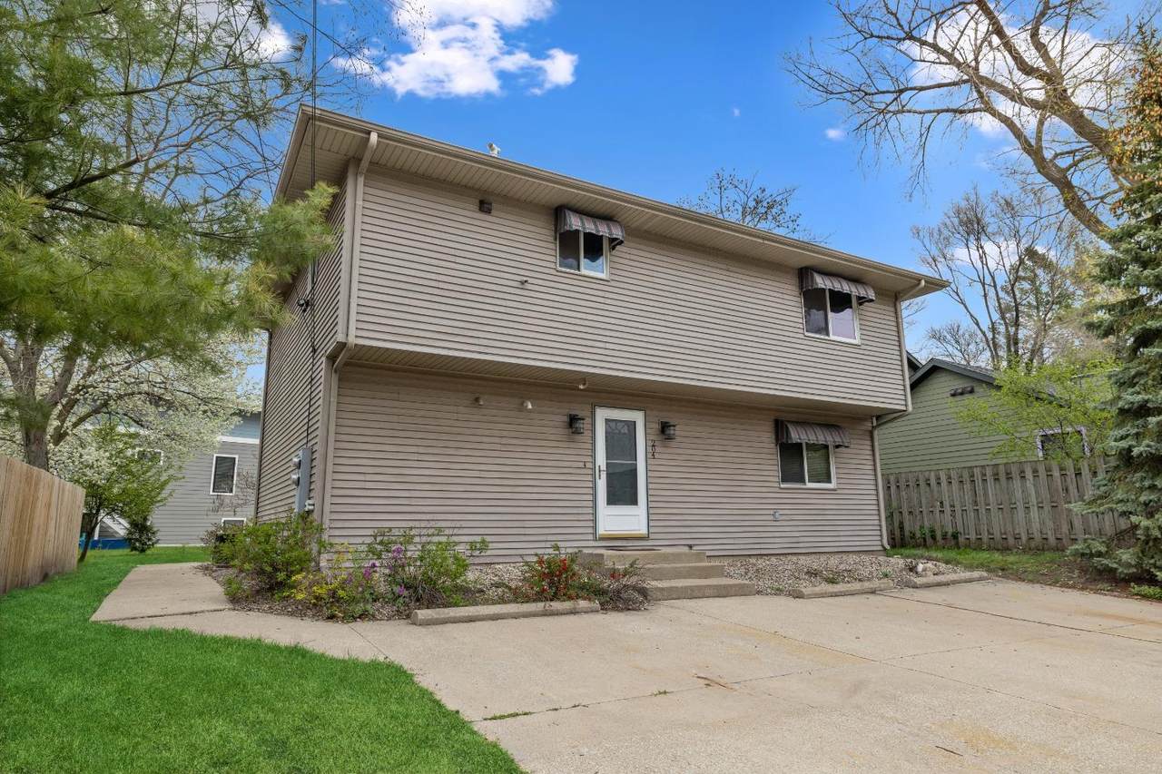 204 Washington Park Boulevard - Photo 1