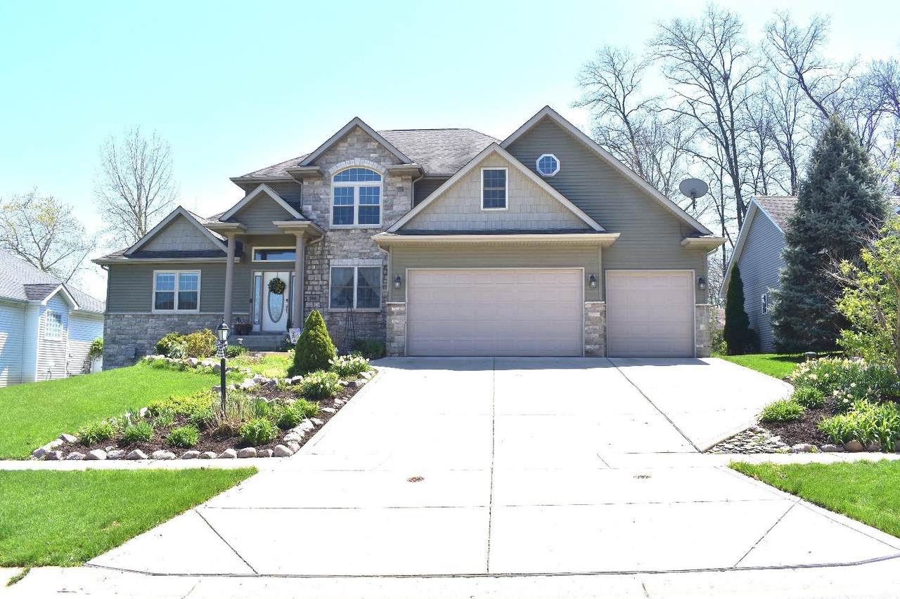 286 Hawkwood Drive - Photo 1