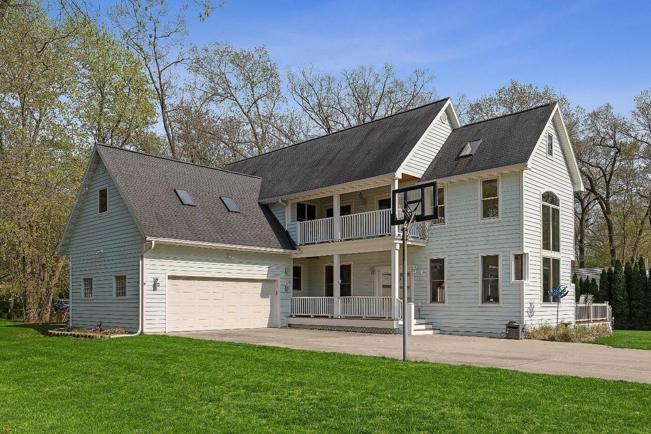 407 Oakland Drive - Photo 1