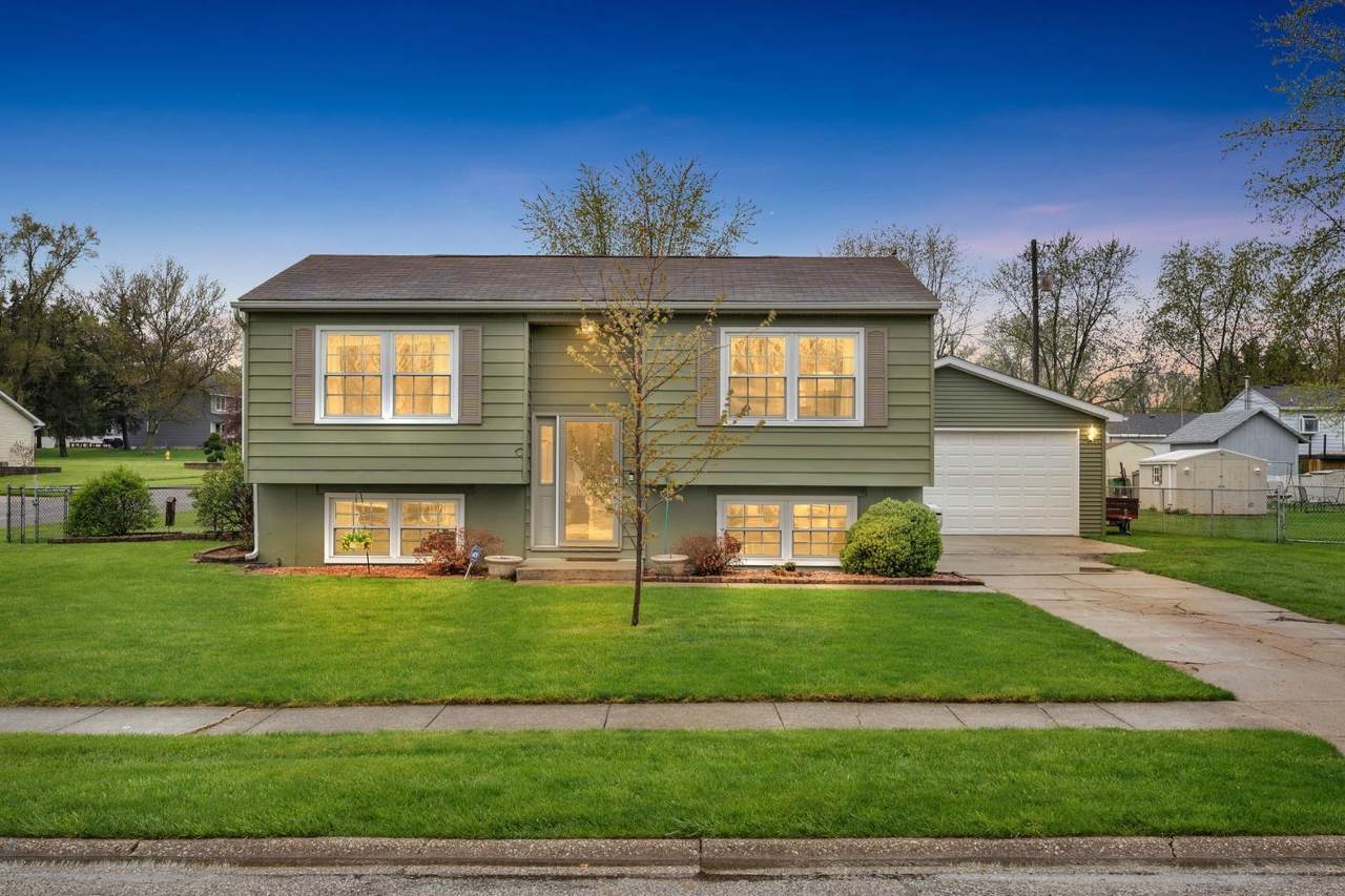 692 Blackwood Drive - Photo 1
