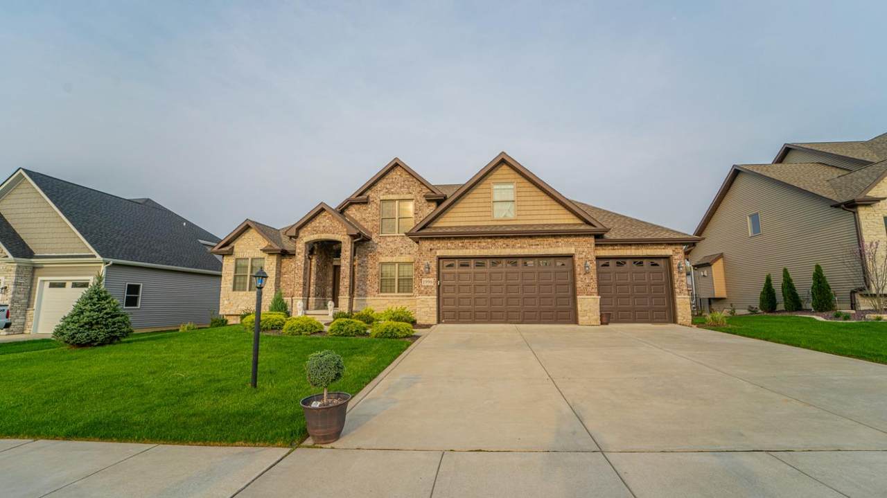 1996 Franklin Drive - Photo 1
