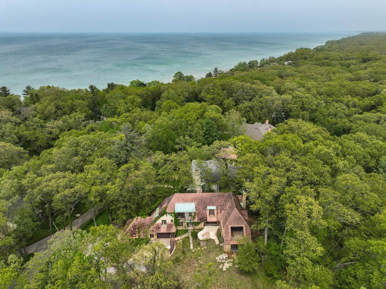 3545 Manitou Trail - Photo 1