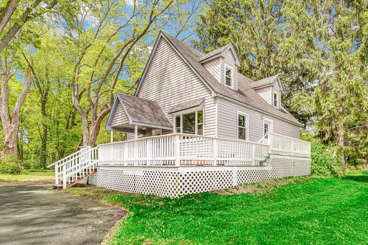 2922 Willowcreek Road - Photo 1