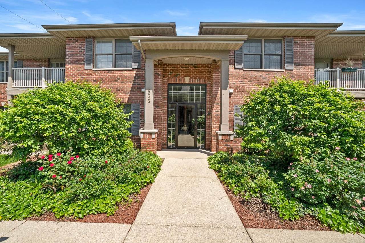 635 Cambridge Court - Photo 1