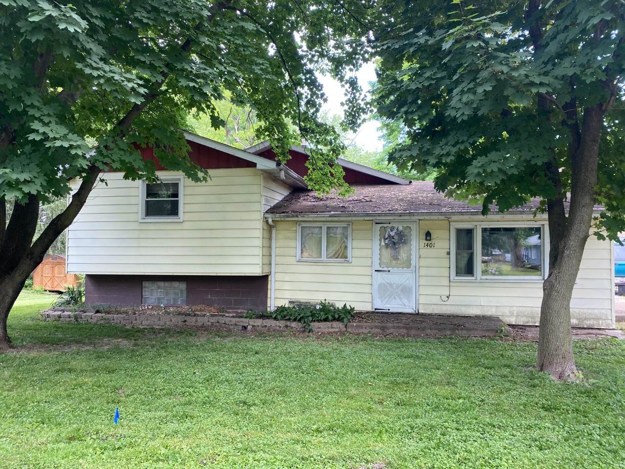 1401 Robin Road - Photo 1