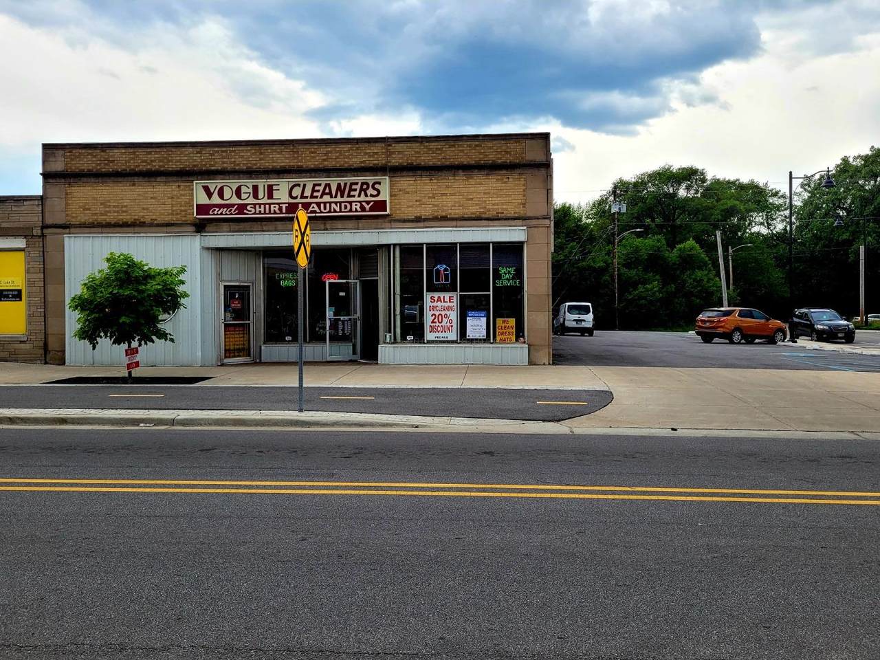 600-610 Lake Street - Photo 1