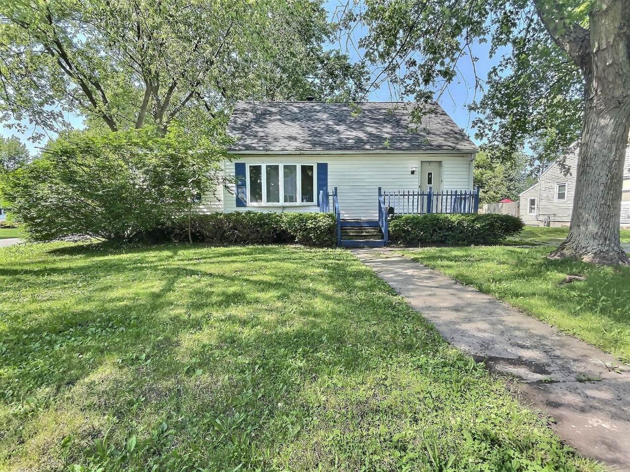 202 Maple Street - Photo 1