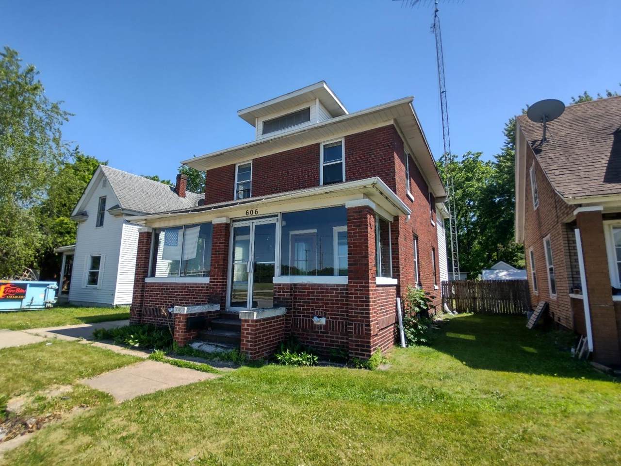 606 Indiana Avenue - Photo 1