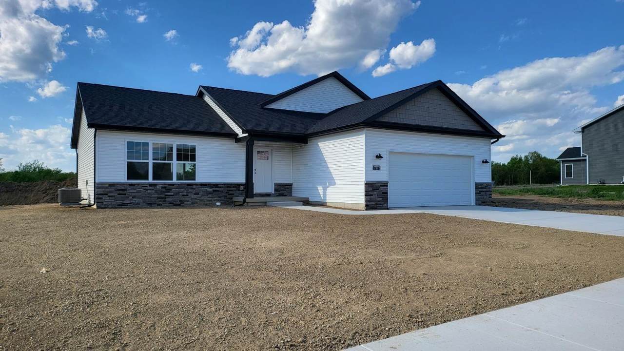 4928 Southview Drive - Photo 1