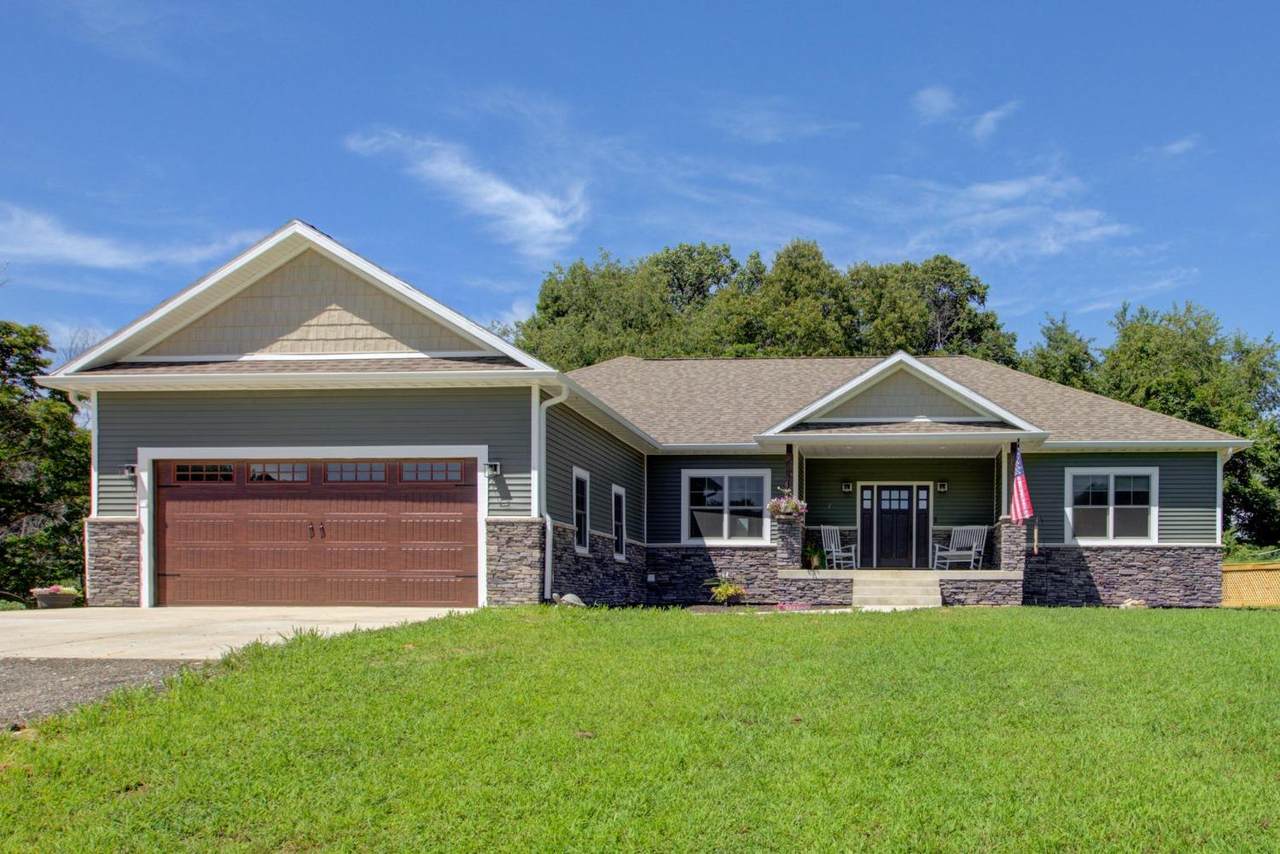 5303 Fox Hollow - Photo 1
