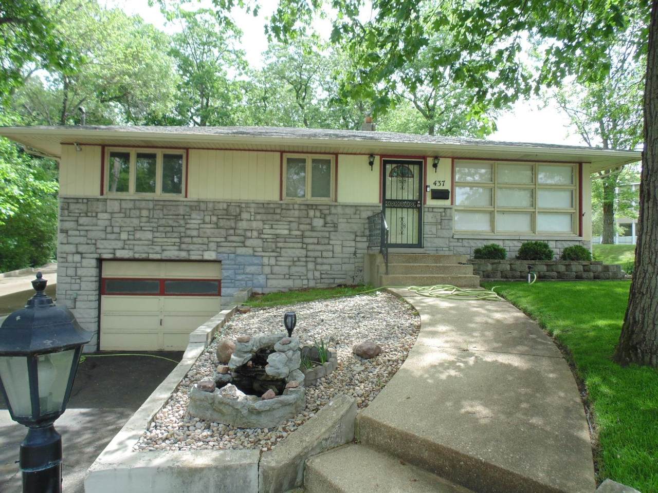 437 Montgomery Street - Photo 1