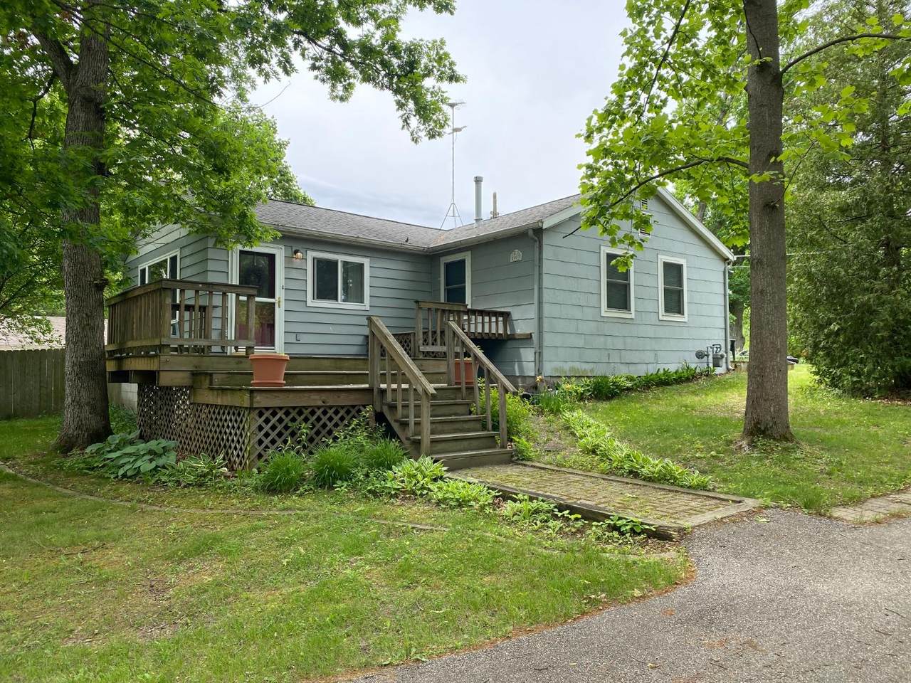 5003 White Oak Lane - Photo 1
