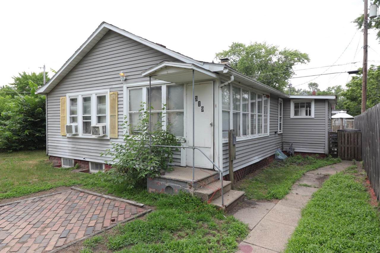 319 Dewey Street - Photo 1