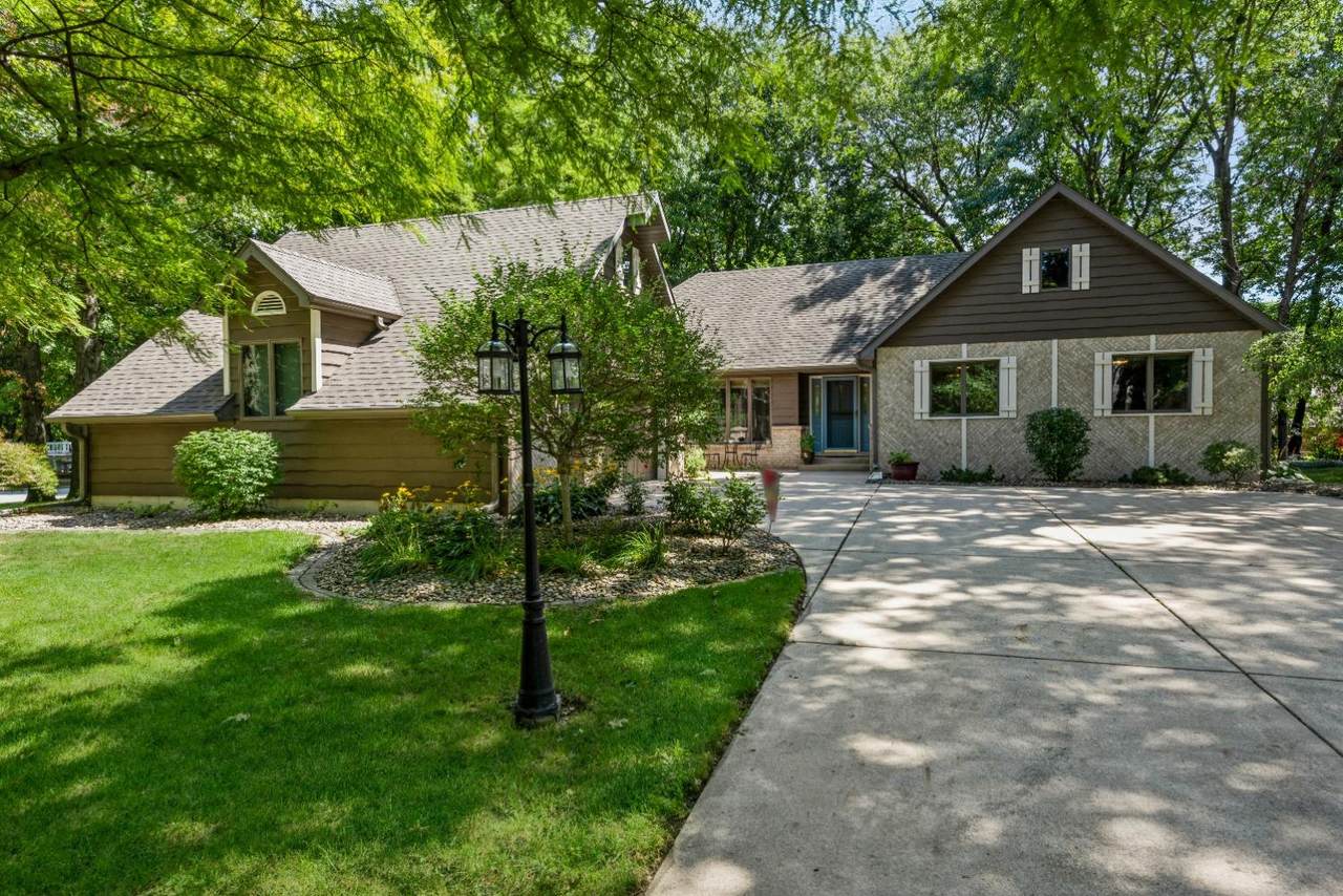 2035 Govert Drive - Photo 1
