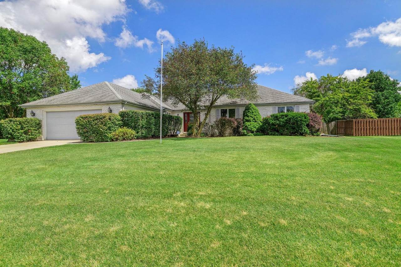 9639 Oakridge Drive - Photo 1