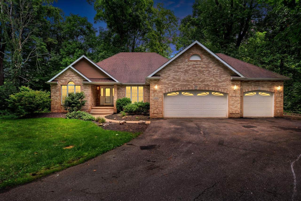 919 Beechwood Drive - Photo 1