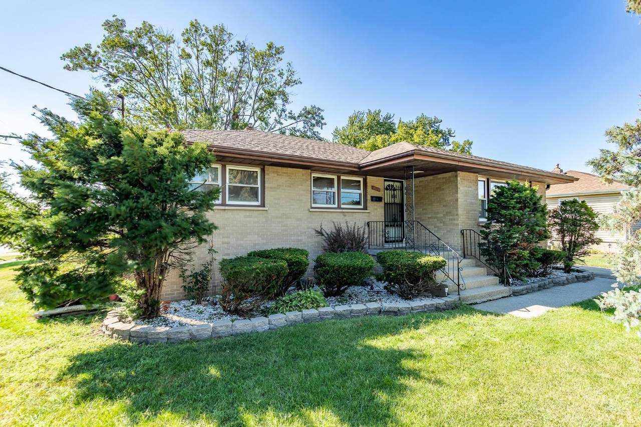 8630 Calumet Avenue - Photo 1