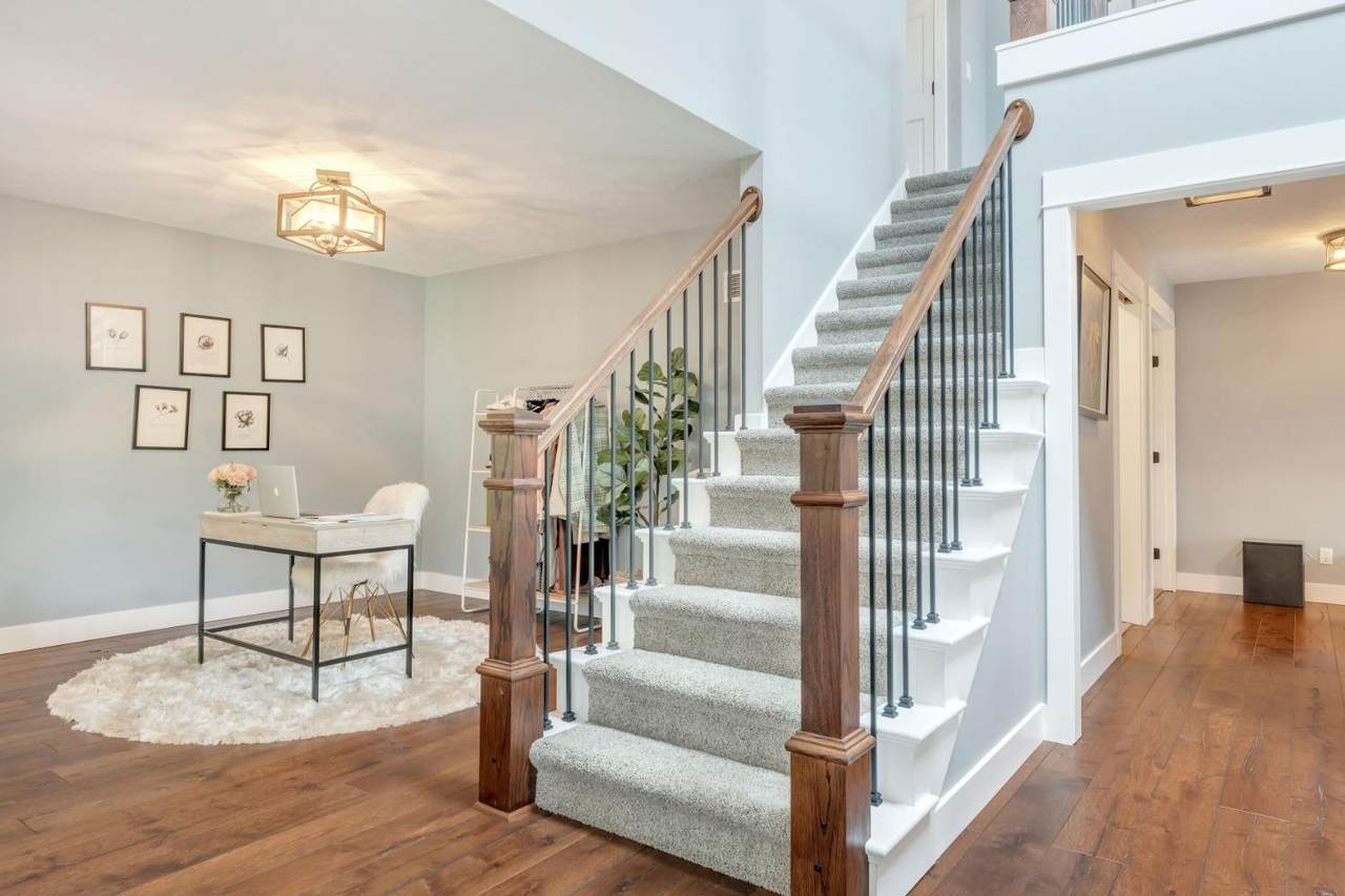 1095 Mission Hills Court - Photo 1