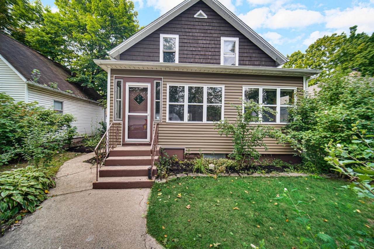 106 Roosevelt Street - Photo 1