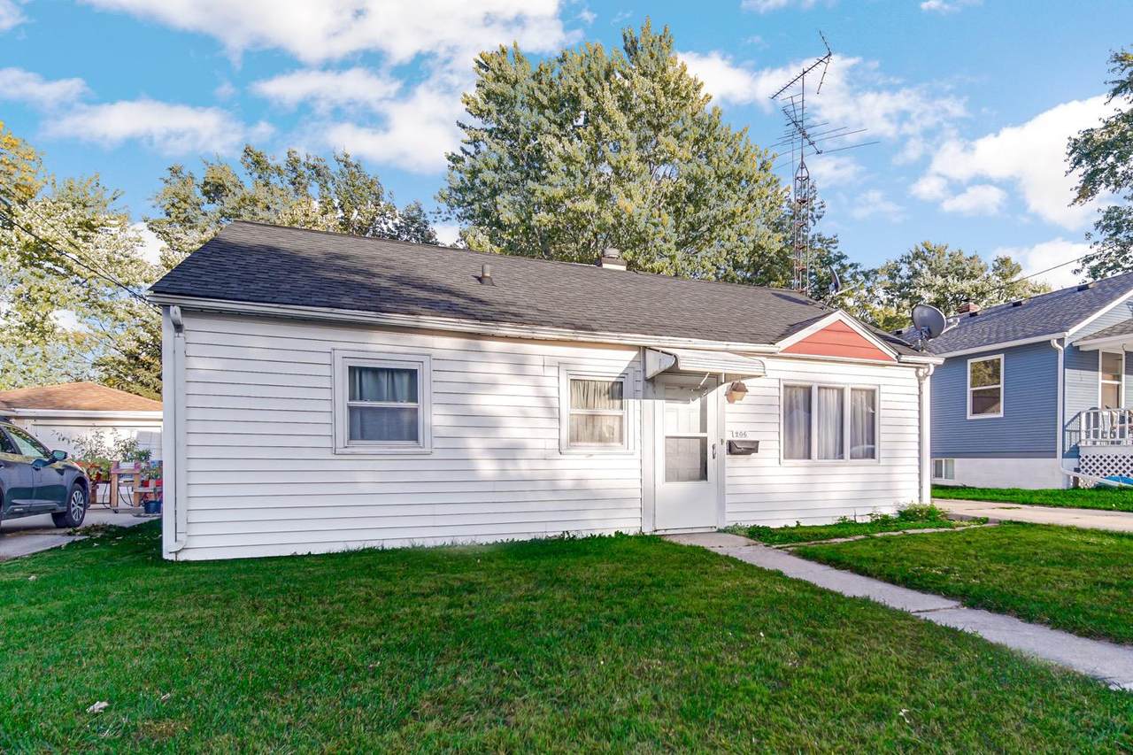 206 Harrington Avenue - Photo 1