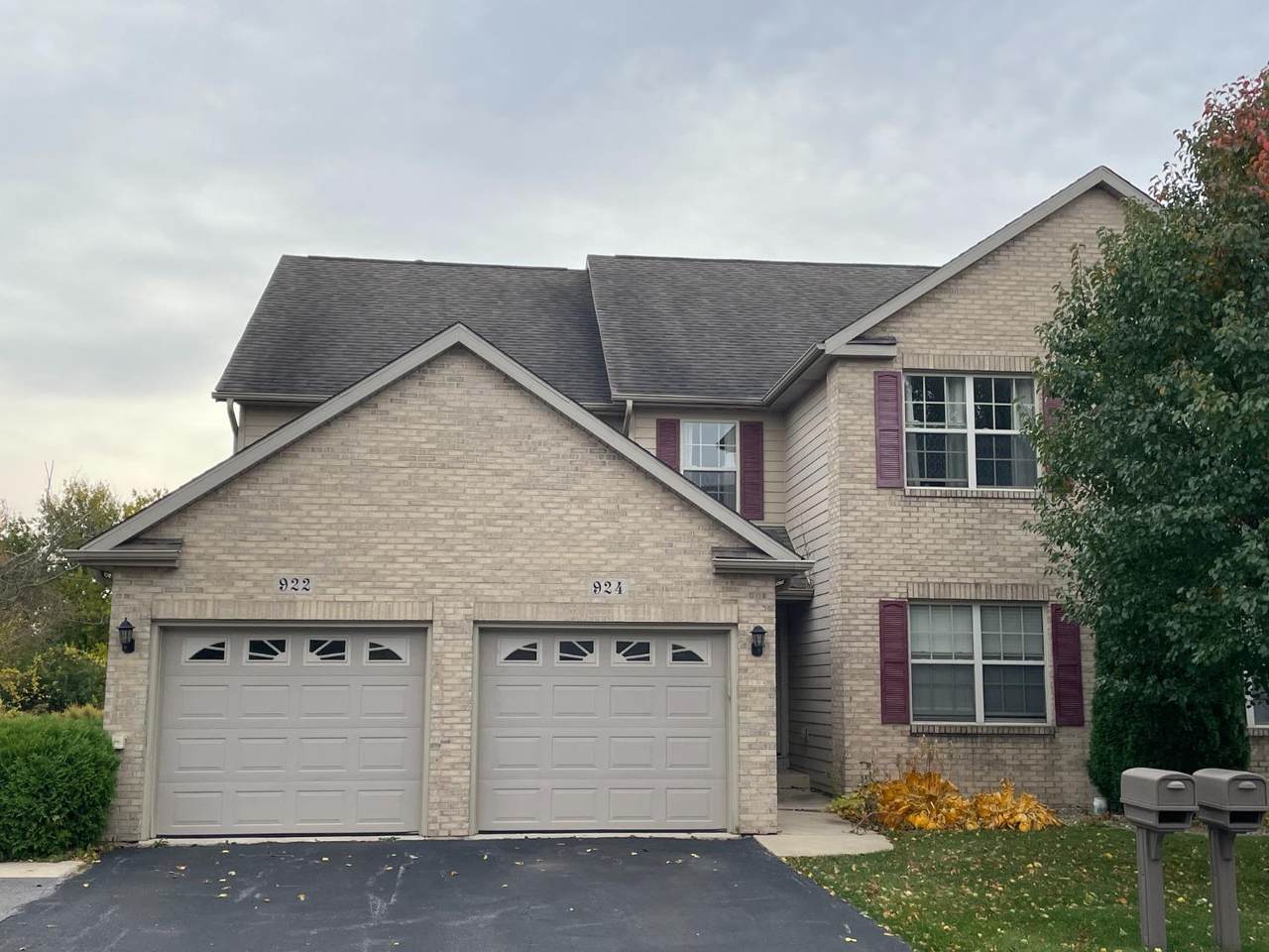 922 Veterans Lane - Photo 1