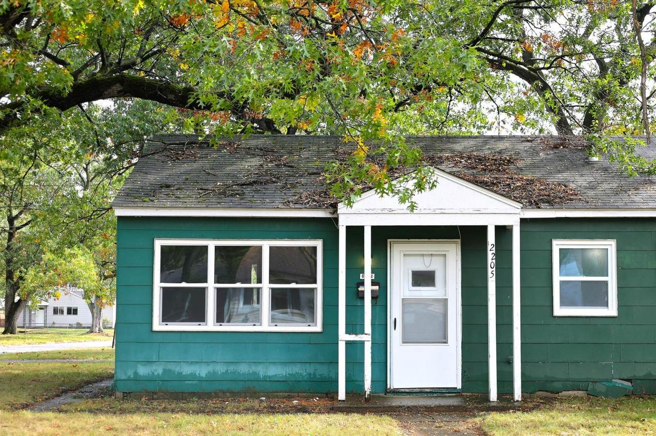 2205 Warrick Street - Photo 1
