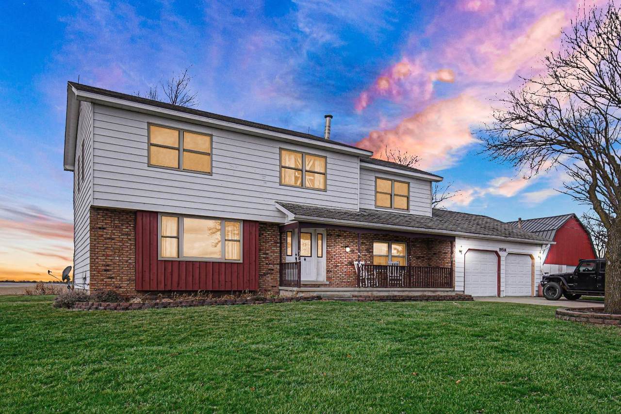 19514 Clark Street - Photo 1