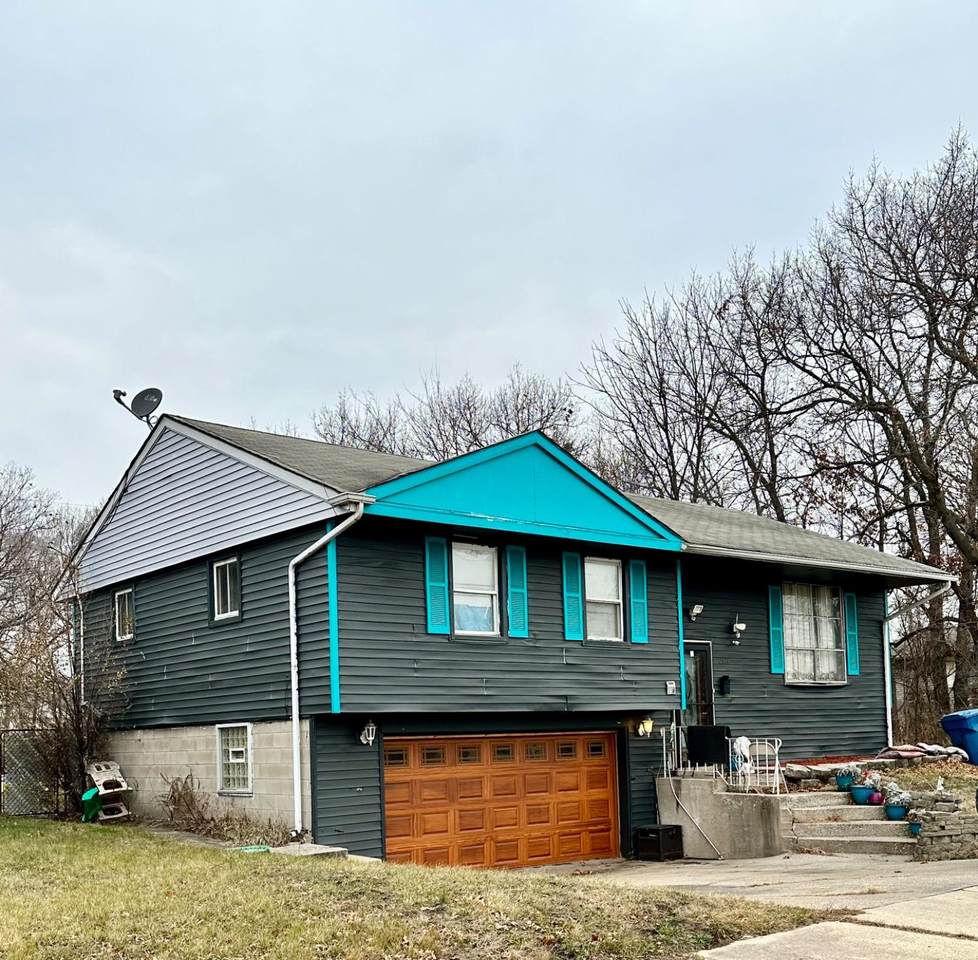 2124 Chase Street - Photo 1