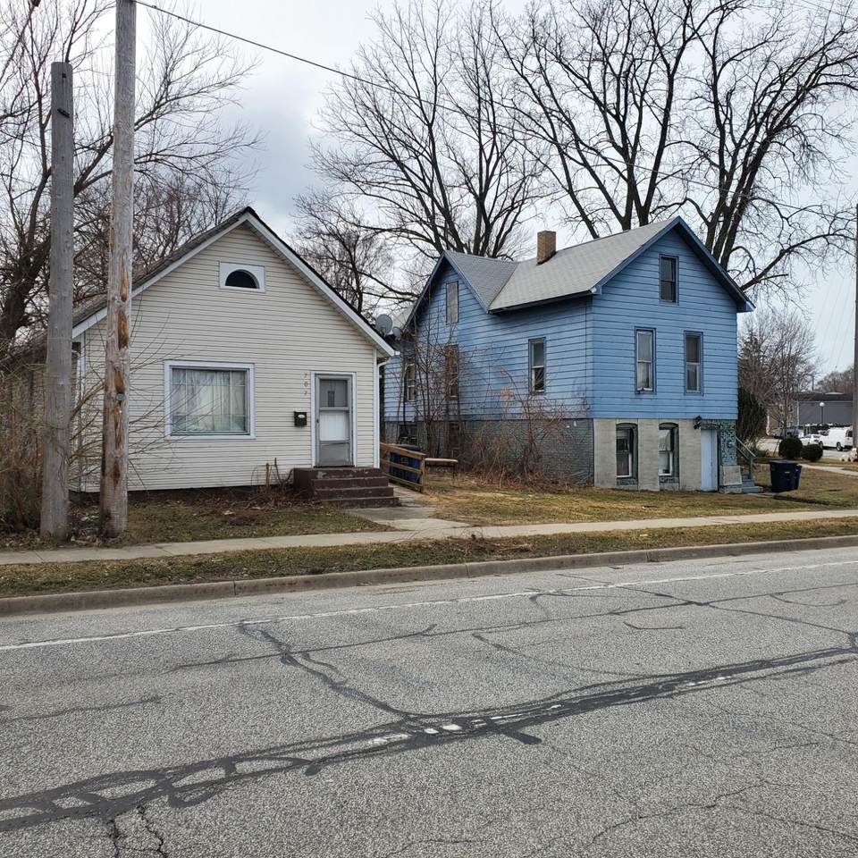 703 Michigan Boulevard - Photo 1
