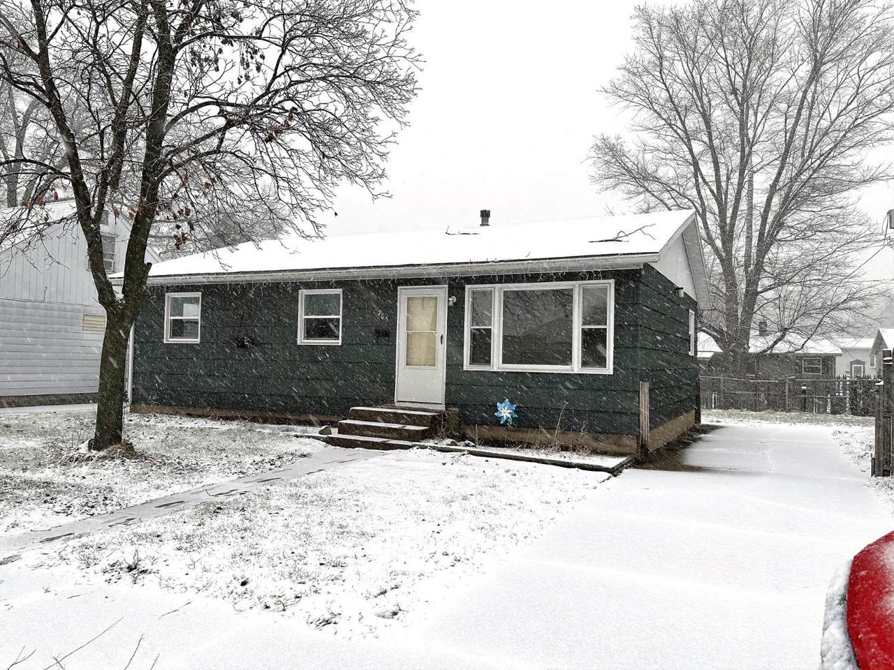 705 Indiana Avenue - Photo 1