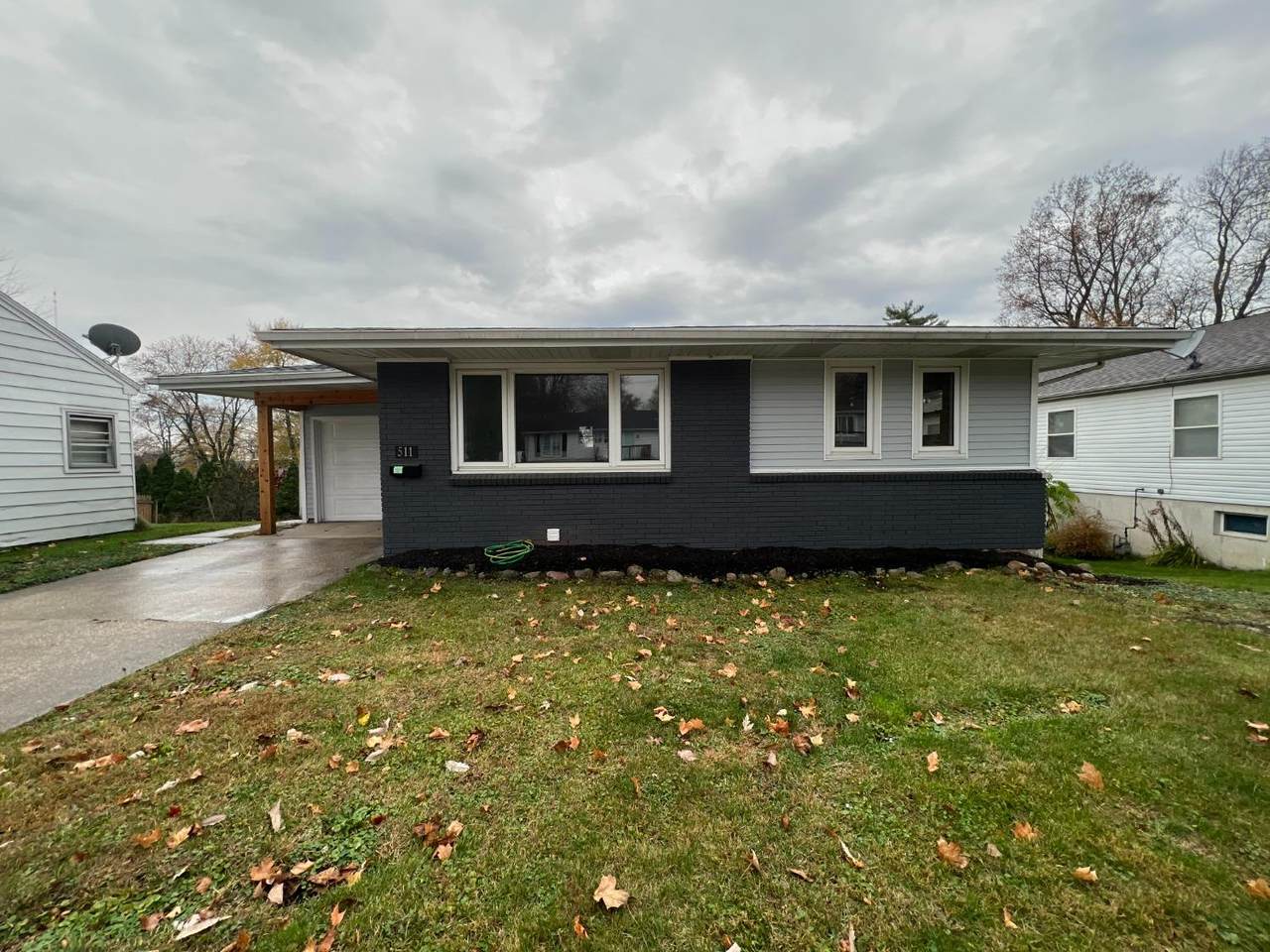 511 Center Street - Photo 1
