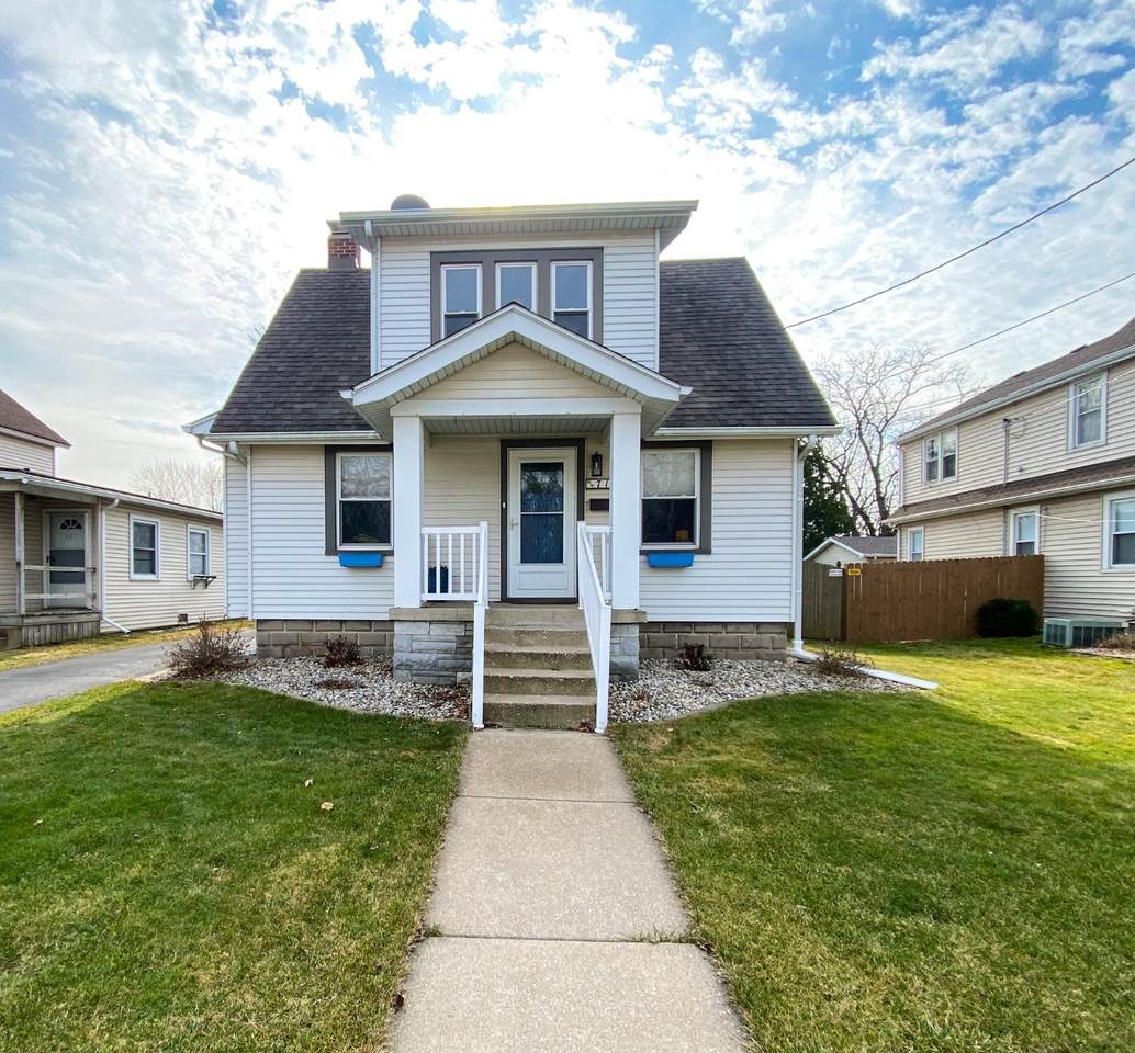 719 Clark Street - Photo 1