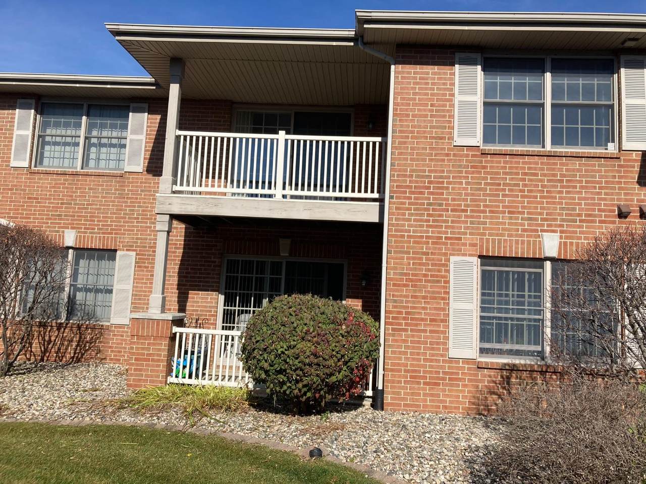 9802 Wildwood Circle - Photo 1