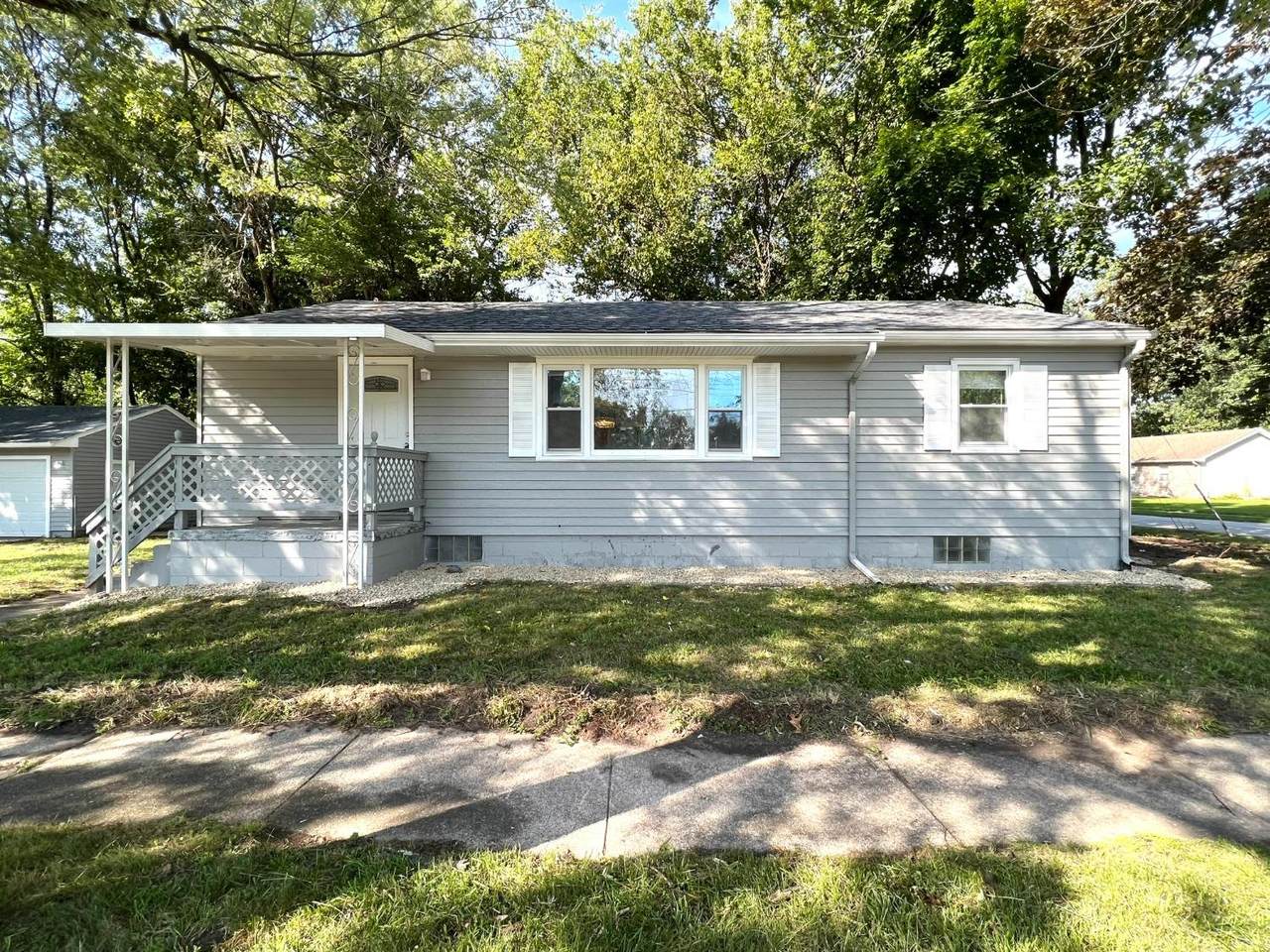5174 Independence Avenue - Photo 1