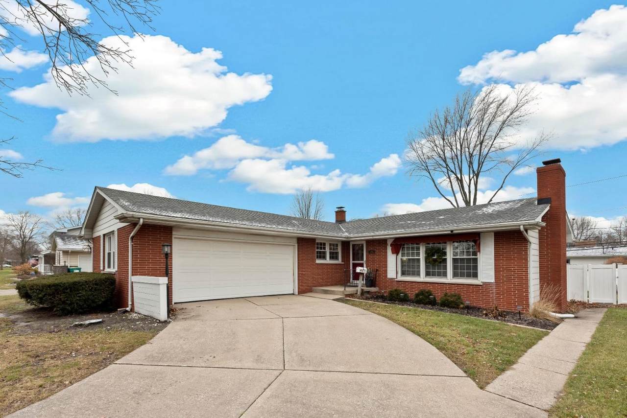 1423 Tulip Lane - Photo 1