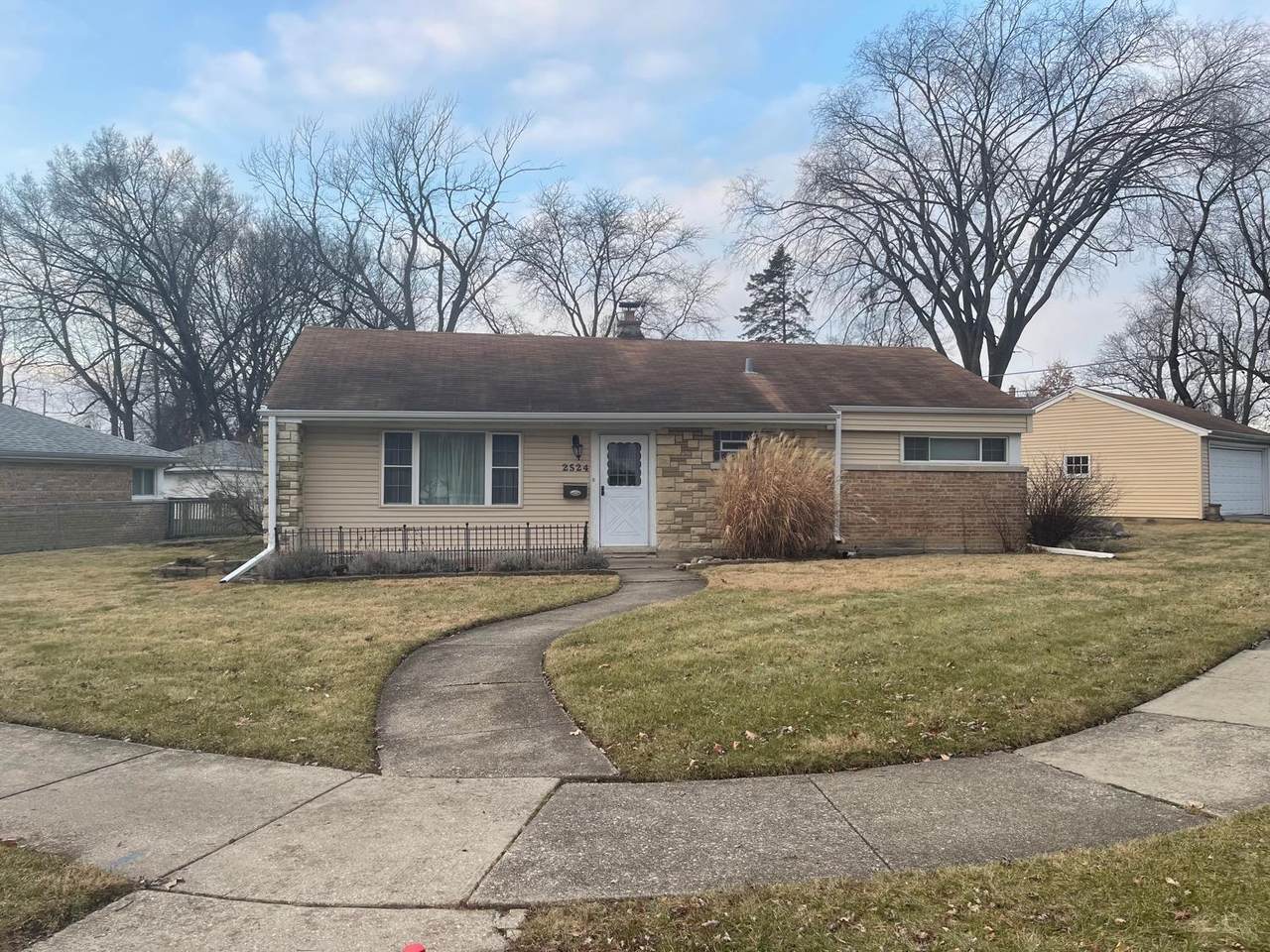 2524 Locust Road - Photo 1