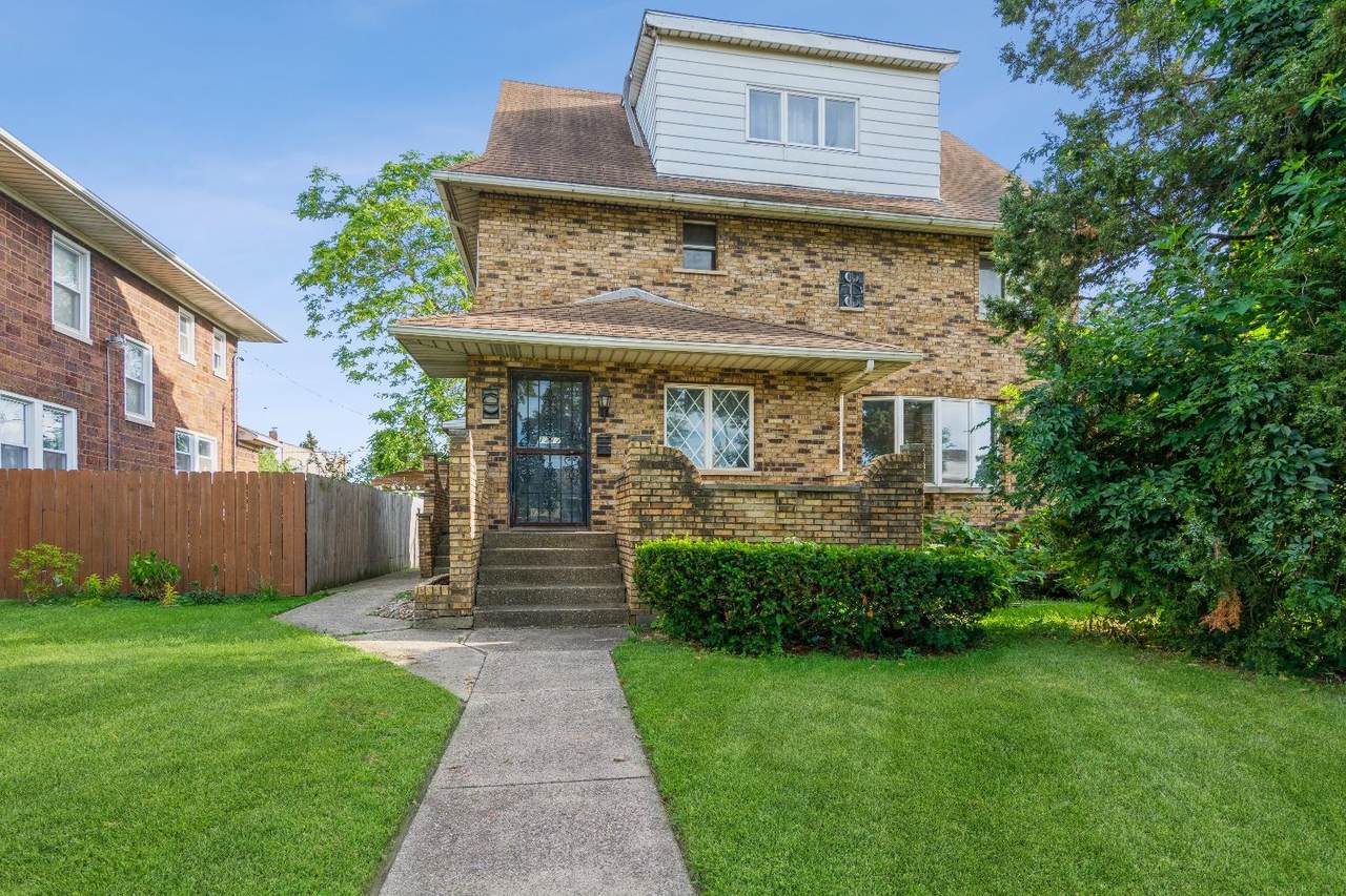 1217 Beacon Street - Photo 1