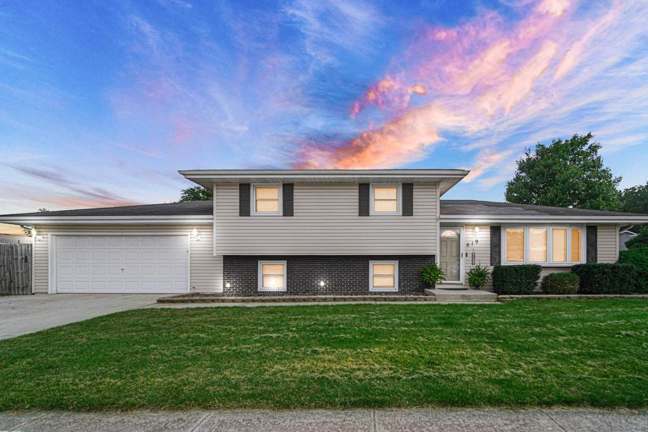 619 Julie Drive - Photo 1