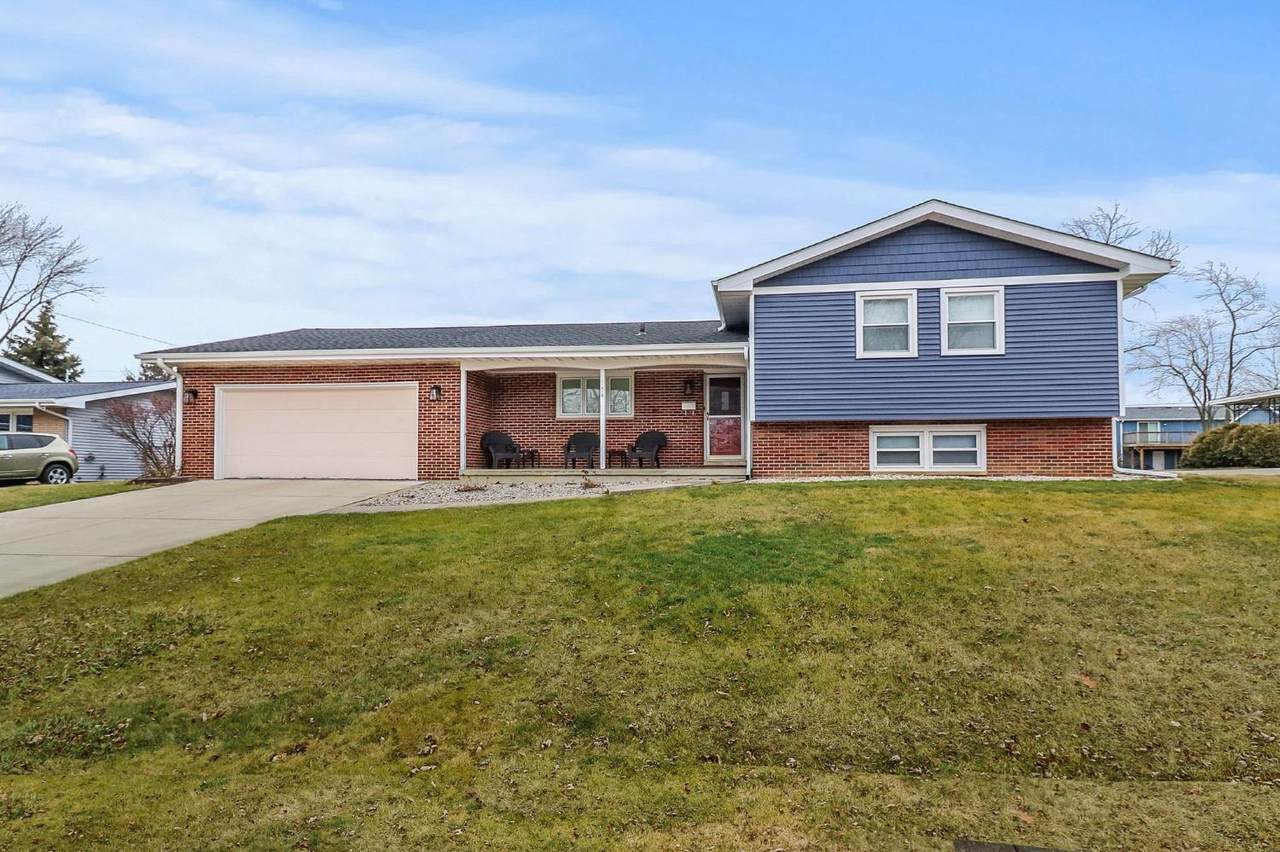 736 Wood Street - Photo 1