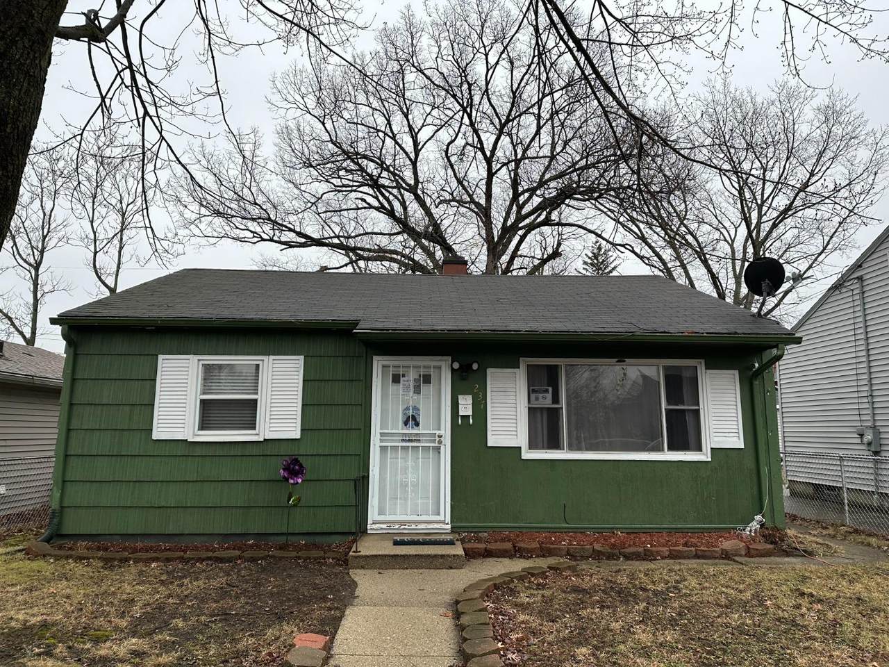 237 Ridgeland Avenue - Photo 1