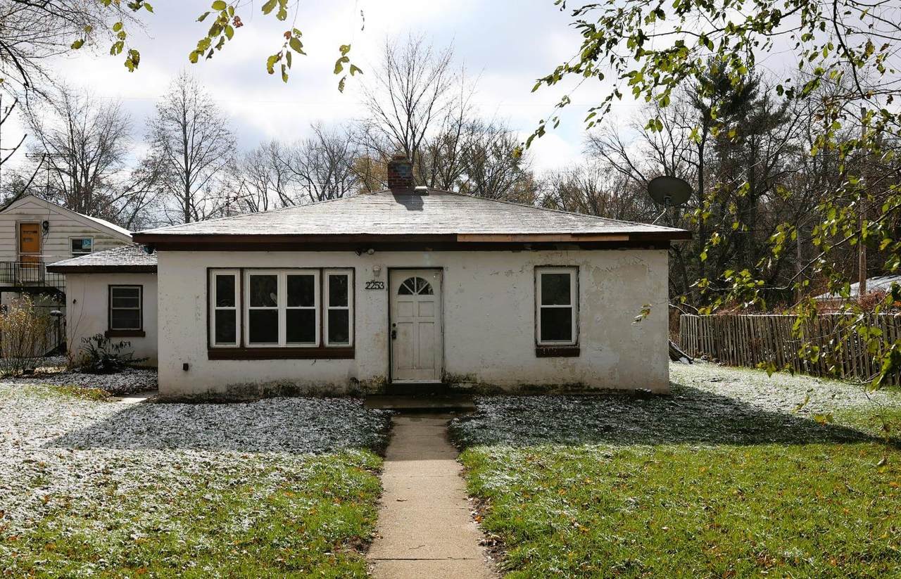 2253 48th Place - Photo 1