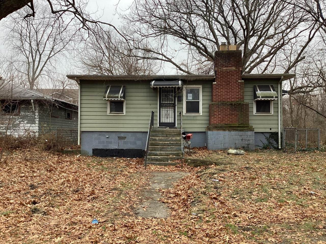885 Floyd Street - Photo 1