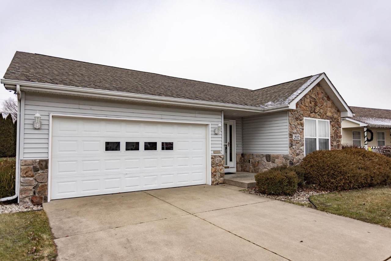 202 Whispering Boulevard - Photo 1