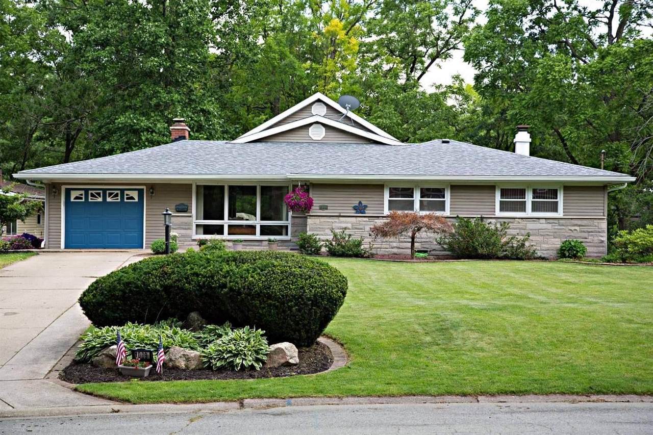 1009 Lake George Drive - Photo 1