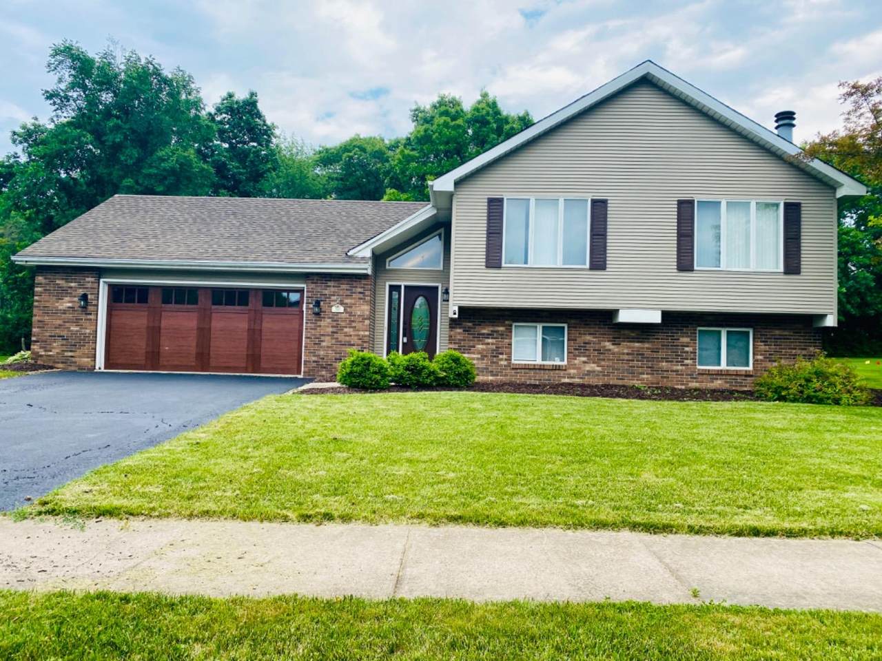 8601 Fairway Drive - Photo 1