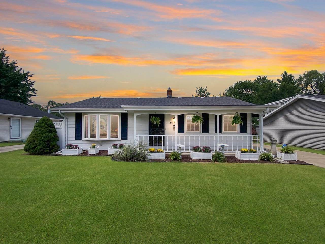 8122 Columbia Avenue - Photo 1